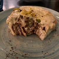 Cake of the day (cinnamon roll + pistachio cream) at Velada in Barcelona