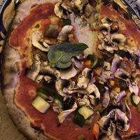 Pizza végetarienne (qui est en fait vegane).  at L'Epizzeria fredo in Ajaccio