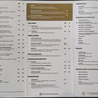 Cardápio com opções veganas claramente sinalizadas. at Mesquita Empório Árabe in Tiradentes