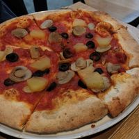 Tomato base at Pizza Cucinova in Tokyo