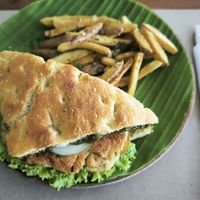 Tempeh sándwich at Wae Molas Cafe in 