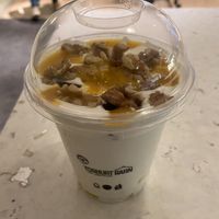 Coconut yoghurt with walnuts, mango, vegan brownie (5,50€)  at YB (Yoghurt Barn) by Autogrill Belgium in Brussels