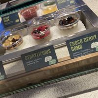 Choix de Yogourts préparés  at YB (Yoghurt Barn) by Autogrill Belgium in Brussels