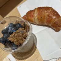 Choco Berry Bomb small (Overnight Chia Yoghurt, Granola, Blueberries, Choco, Agave) 5,50€
Berry Croissant 2,10€  at YB (Yoghurt Barn) by Autogrill Belgium in Brussels