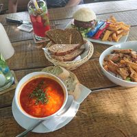 Green Bowl, Jackie Burger, Knoblauchbrot, Kichererbseneintopf at Restaurant Miramar in Chemnitz