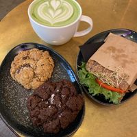 Matcha latte, cookies and a sandwich  at Papegoye in Oslo
