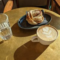 Cinnamon bun & Cappuccino at Papegoye in Oslo