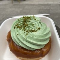 Vegan donut pistacho 👍🏻  at Chök - Valencia in Valencia