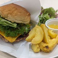 Cheese burger 10/10 at Whitely Kyoto in Kyoto
