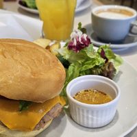 Cheeseburger at Whitely Kyoto in Kyoto