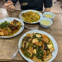 Overall dishes comes with free soup  at SuManYuan 素满园 - People's Park Centre in Central Singapore