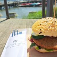 Pommern Burger mit Pilzpattie at Naturhafen Krummin in Trassenheide