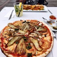 Vegan pizza at Capri in Lanzarote