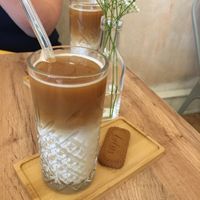 Lecker iced Latte mit Haferdrink at Tipu in Mannheim
