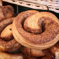 Cinnamon Rolls at Origin - Coffee Shop Végétal in Strasbourg
