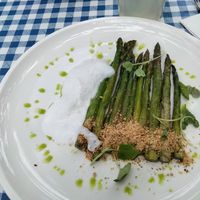 Asperges croquantes et émulsion d'amandes et chizo at Le Café de Chavannes in Chavannes-pres-renens
