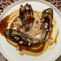 Indivia con arachidi, crema di ceci e aceto balsamico at Tierra in Matera