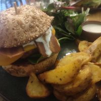 Burger with potatoes and aoli at Koko Green in Nice