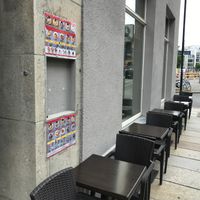 Outdoor seating at Takumi Leipzig Chicken & Vegan in Leipzig