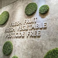 decoracion en el interior at Avocbar Malaysia in Miri