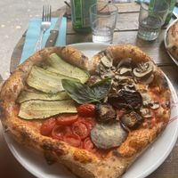 Vegan is Coming Pizza  at SoHo Trattoria in Paris