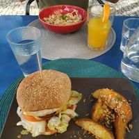 Linguini Carbonara - Green Burger at Veganicelos in Setubal