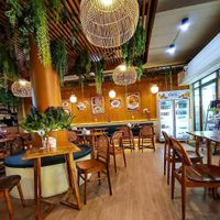 Indoor dining room at Thammachat Vegetarian Food ธรรมชาติ อาหารเจ พัทยาเหนือ in Pattaya