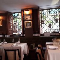 Sumptuous decor at San Tommaso in Valencia
