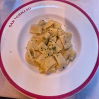 Mezze maniche with garlic and oil at San Tommaso in Valencia
