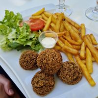 Assiette de falafels at Le Jacquemart in Avignon