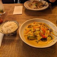 Erdnuss Sauce mit Gemüse und Tofu at Quê Restaurant in Dusseldorf