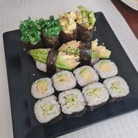 Cucumber and avocado maki, avocado nigiri and another type of sushi with Seaweed salad and avocado at Oishi in Albufeira