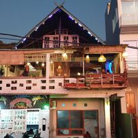 Front view at Warung Brothers Bajo in 