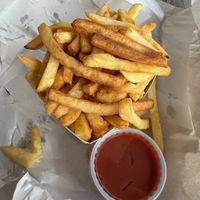 Grande frite et ketchup  at Friterie de la Gare in Braine-le-comte