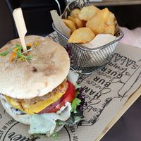 Hamburguesa vegana at La Regina Restaurante in Madrid