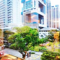 Watching the street view while waiting for my food to be ready  at Kang Su Vegetarian 康素 - Orchard in Central Singapore