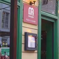 E alora ? at Pizzeria Minante in Vienna