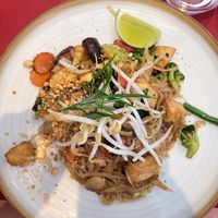 Pad Thai avec Tofu sans œuf! Magnifique! at Tuk Tuk Thai Cafe in Cannes