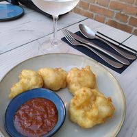 Vegan appetizer: crunchy cauliflower at Restaurant Oost in Roosendaal