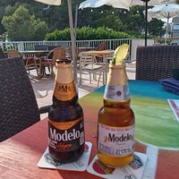 Cheers 🍻 at Pacifico Soul Kitchen in Mallorca