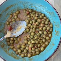 Peas in tomato sauce and oil   at Haïri in Pieria