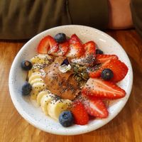 Overnight oats at Foliage Cafe in Bristol