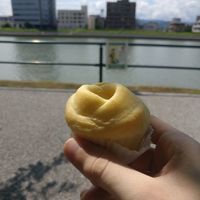 Peach-filled muffin at Oguni Bread - おぐにパン - Maybe closed in Hiroshima