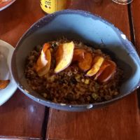 Plato completo y adicción de Papas chips Se me olvidó pedirlo sin maíz 🌽 y me agregaron Frijoles blancos 😸 jajaja at Tierras Amazónicas in Leticia