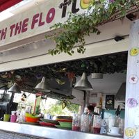 Evidence of satisfied people leaving empty dishes at Flo's in Tenerife