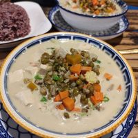 Mung bean curry (100 THB) with added tofu (10 THB) and rice at Gummy Bear Restaurant in Koh Phangan