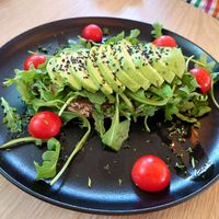 Brot mit Rucola, Avocado und Kirschtomaten at das Alfreds in Dusseldorf