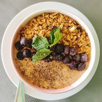 Coco bowl with blueberries at Melon Café in Amed