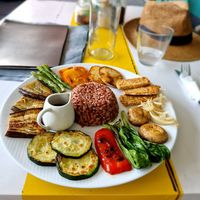 Grill Salat at Melon Café in Amed