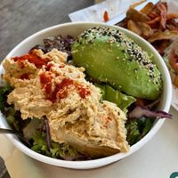 Quinoa salad with hummus at Sanamente Healthy Food & Juice Lab in Forte Dei Marmi